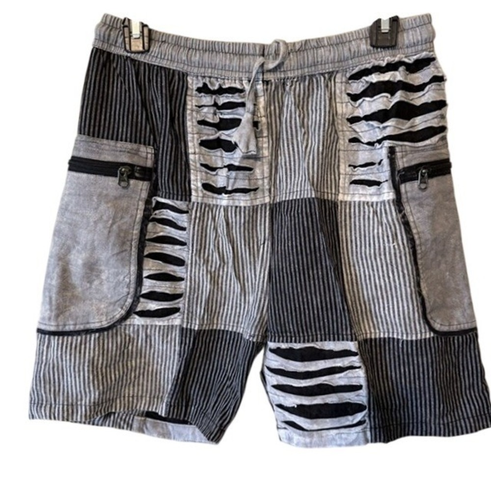 Rising International Patchwork Cargo Shorts Grey Black Distressed Cotton L - Picture 2 of 7